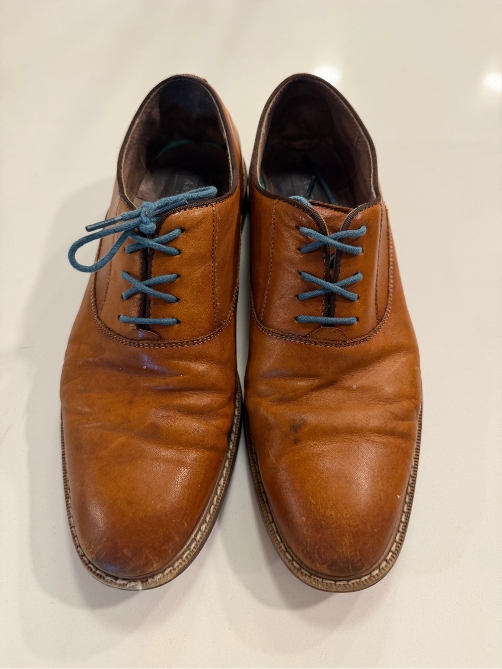 Men's Tan Leather Derby Shoes with Blue Laces